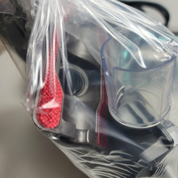 Shark Chassis Motor Main Unit w/ accessories for HH202 UltraLight Vacuums - Picture 3 of 8